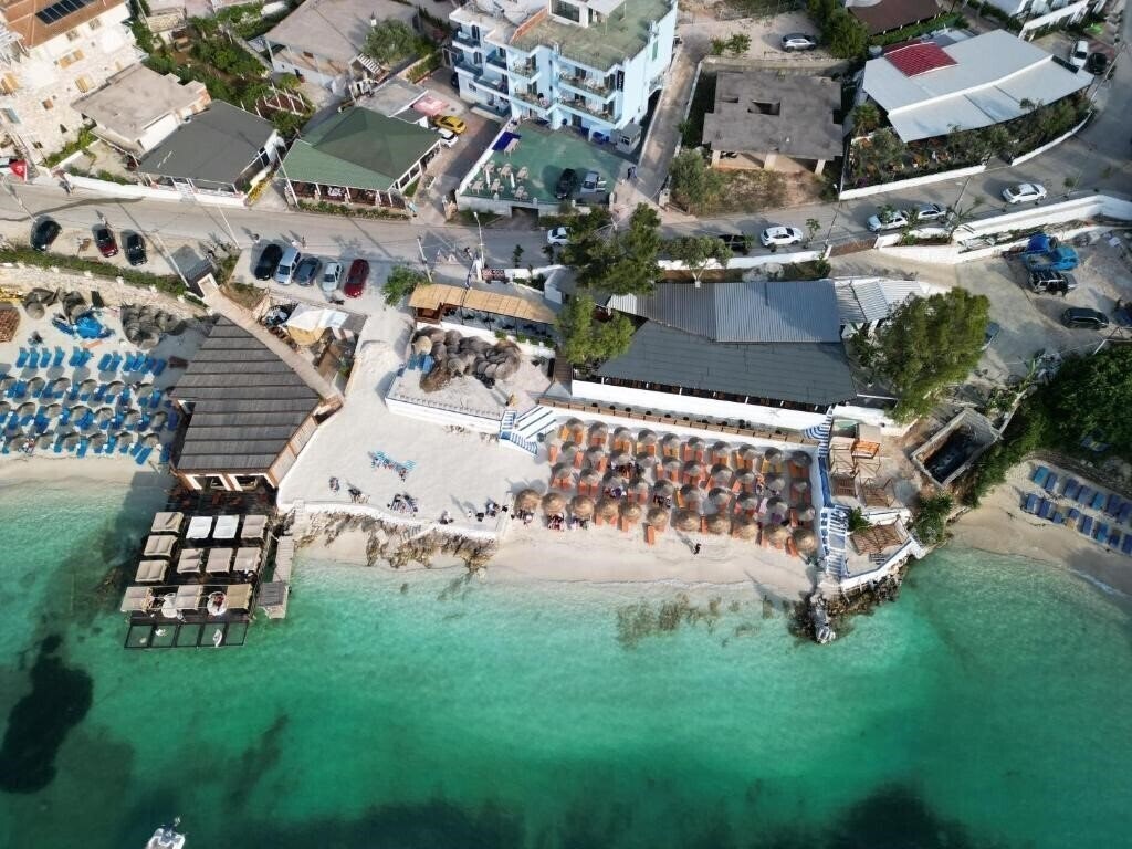 Отель Hotel Esmerald Ksamil (ex. Esmerald Hotel) 3*