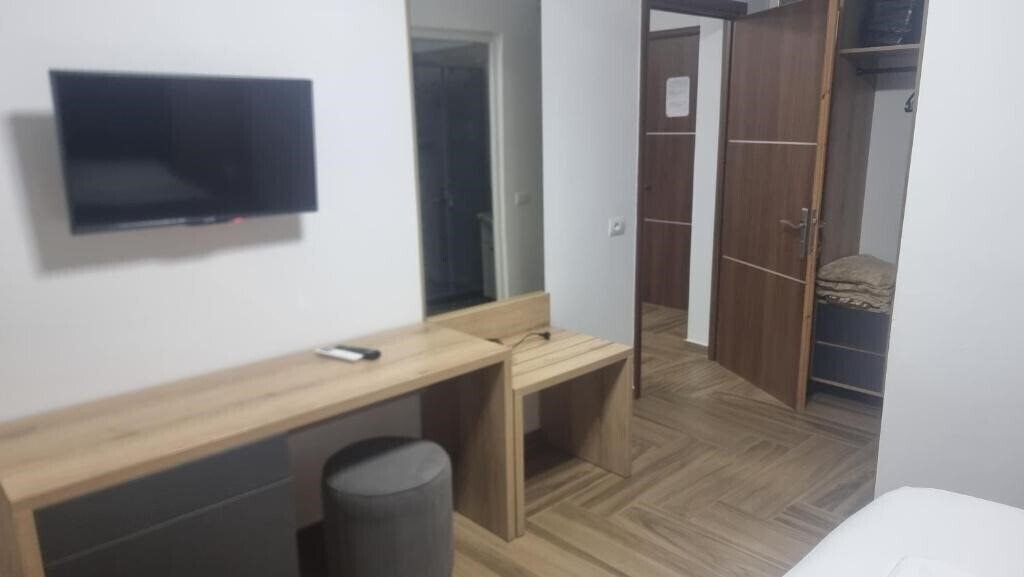 Территория Hotel Esmerald Ksamil (ex. Esmerald Hotel) 3*