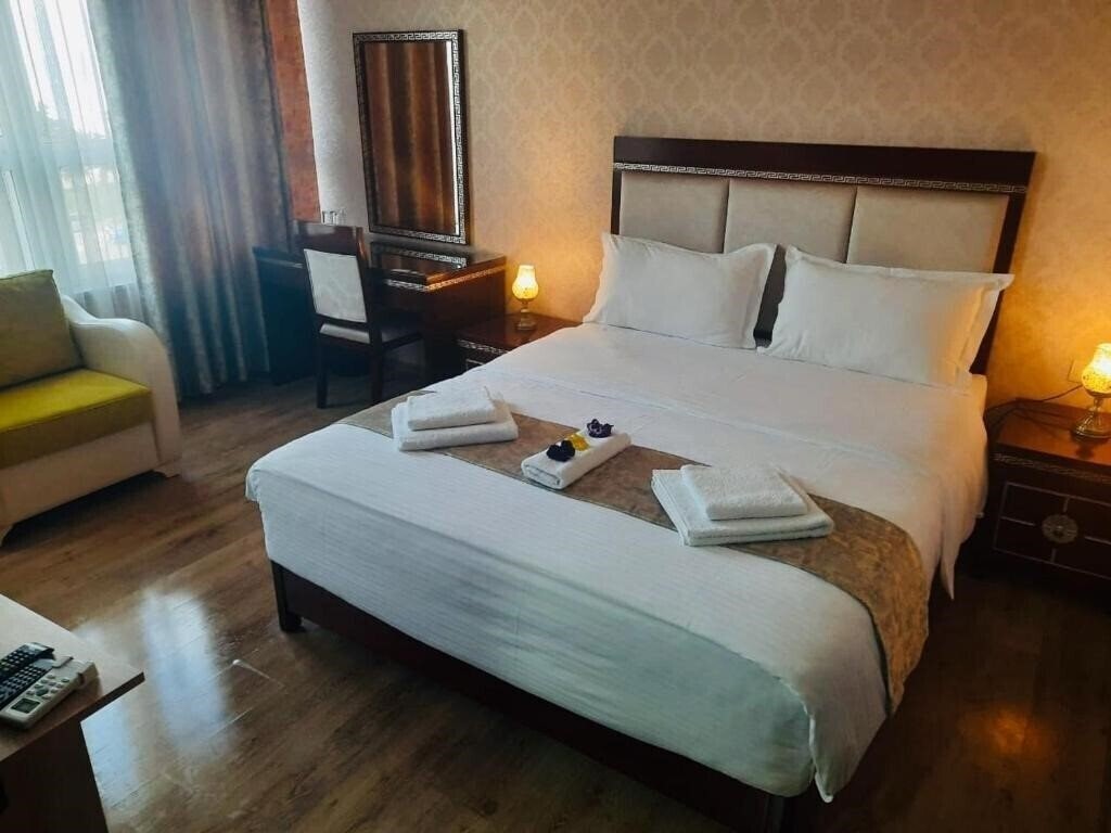 Панорама British Pogradec 4*