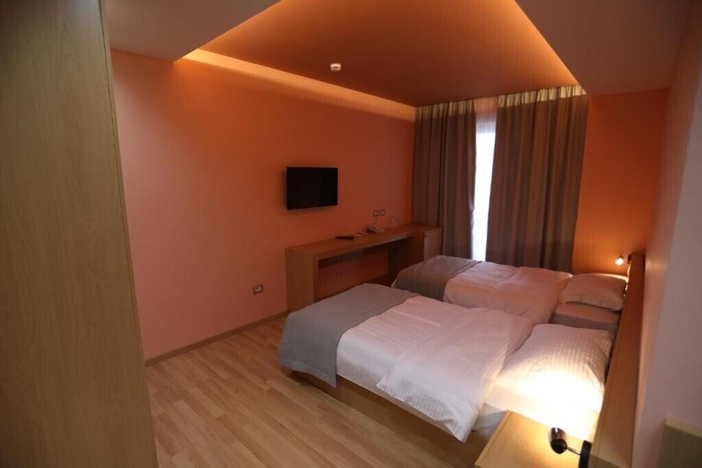 Вид Elite Hotel (ex. Elite Pogradec) 4*