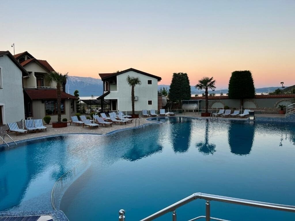 Вид Lyhnidas Kompleksi 4*