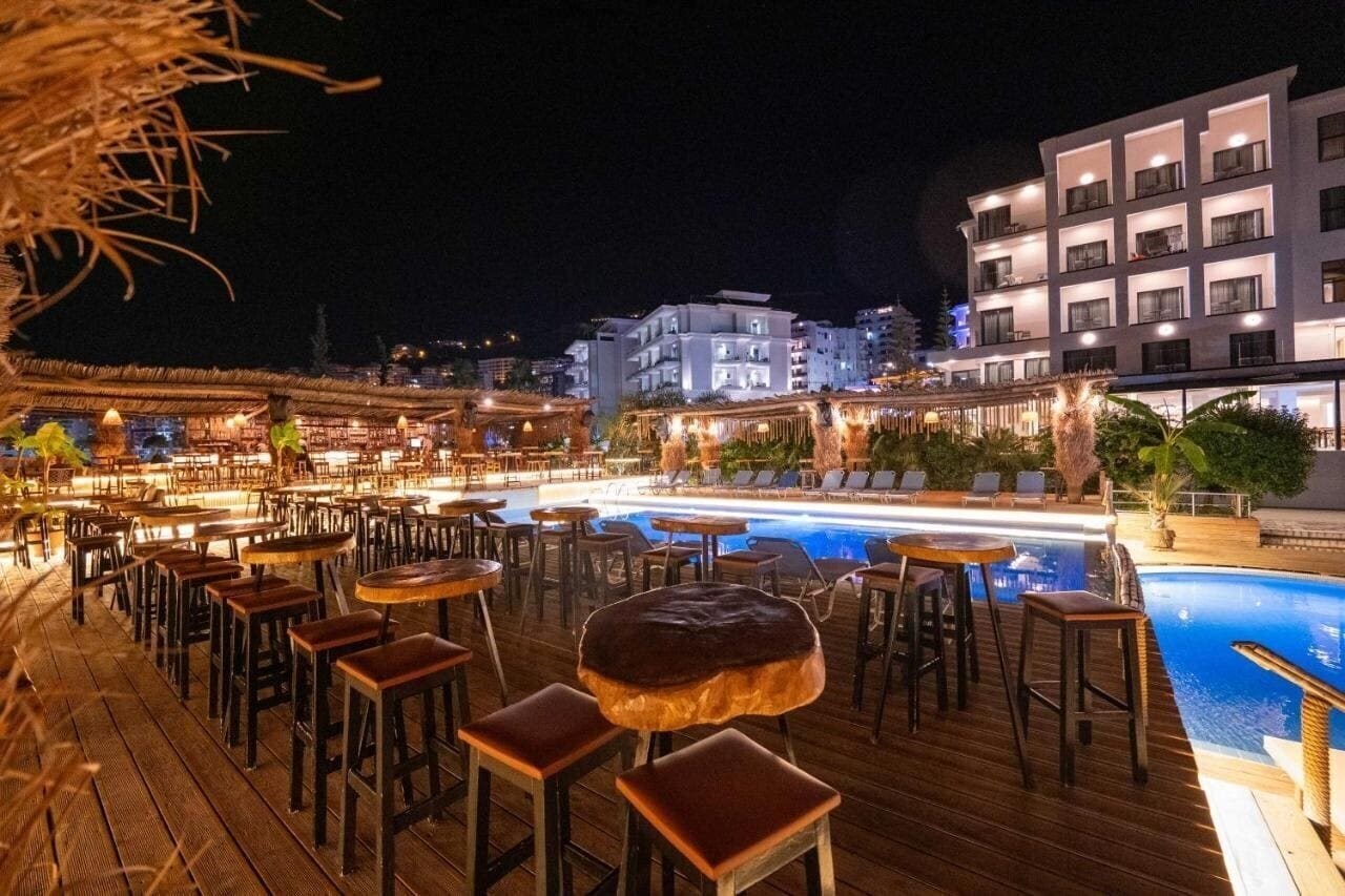 Фотография Grand Blue Aparthotel (ex. Grand, Riviera Apartments ) 3*