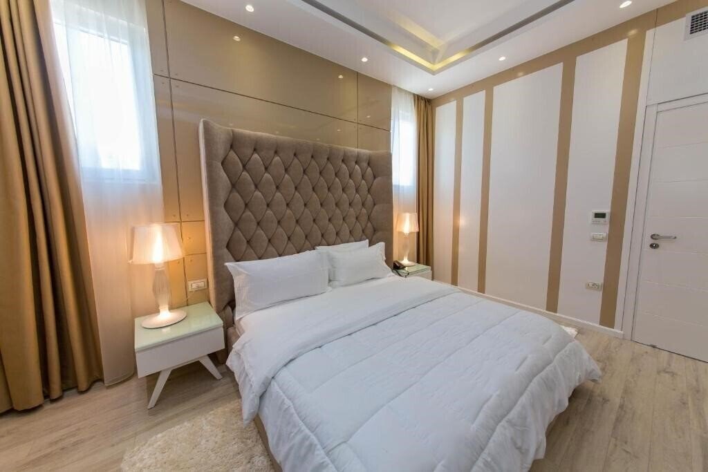 Панорама Demi 4*