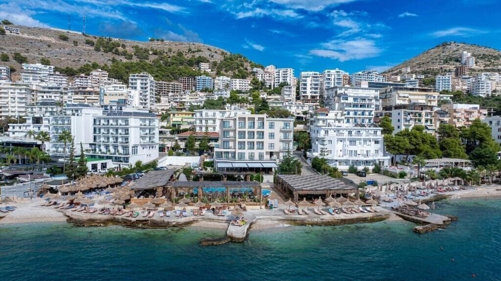 Панорама Hotel Grand Saranda 4*