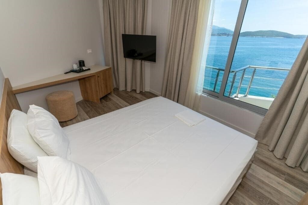 Территория Hotel Titania 3*