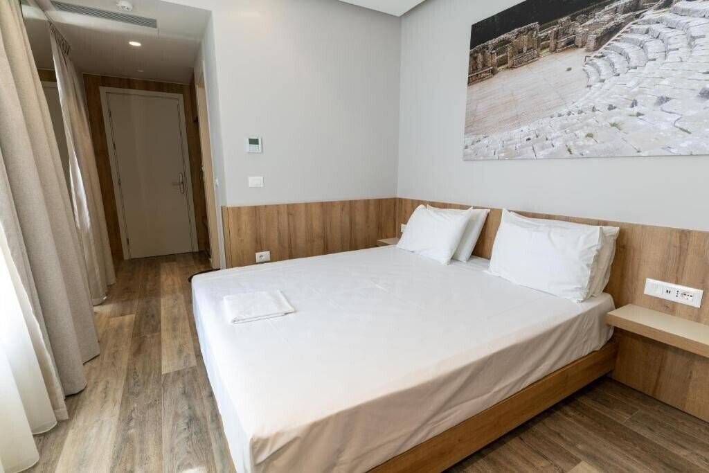 Панорама Hotel Titania 3*