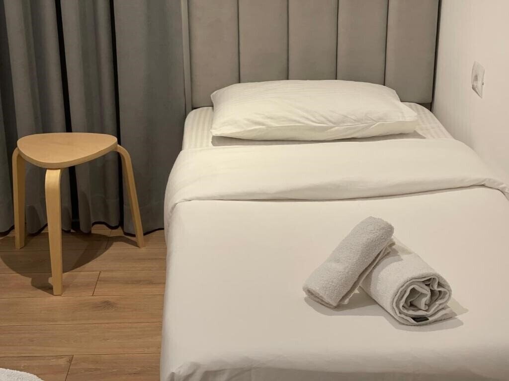 Картинка Aulona 2*