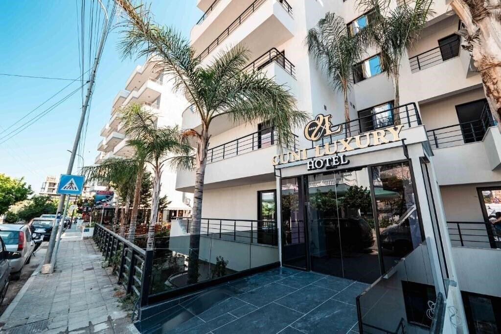 Готель Cuni Luxury Hotel (ex. River Bistritsa) 3*