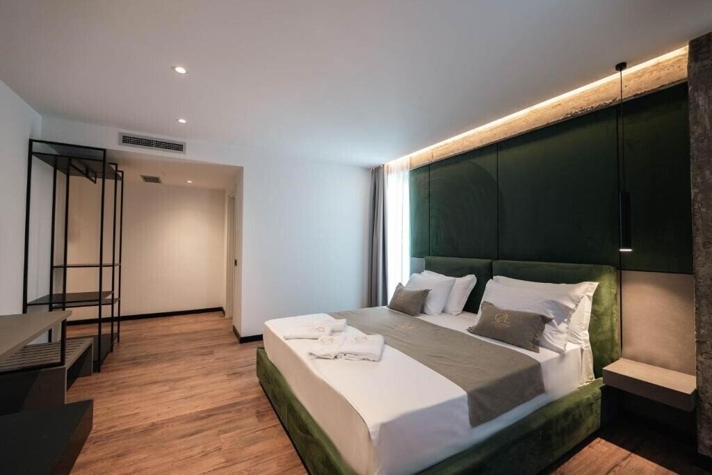 Апартаменти Cuni Luxury Hotel (ex. River Bistritsa) 3*