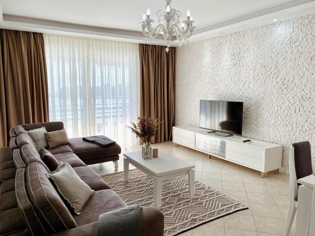 Апартаменти Aquamarine Apartments (ex. Aquamarine) 3*