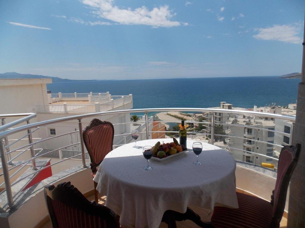 Готель Damian Saranda Hotel 3*