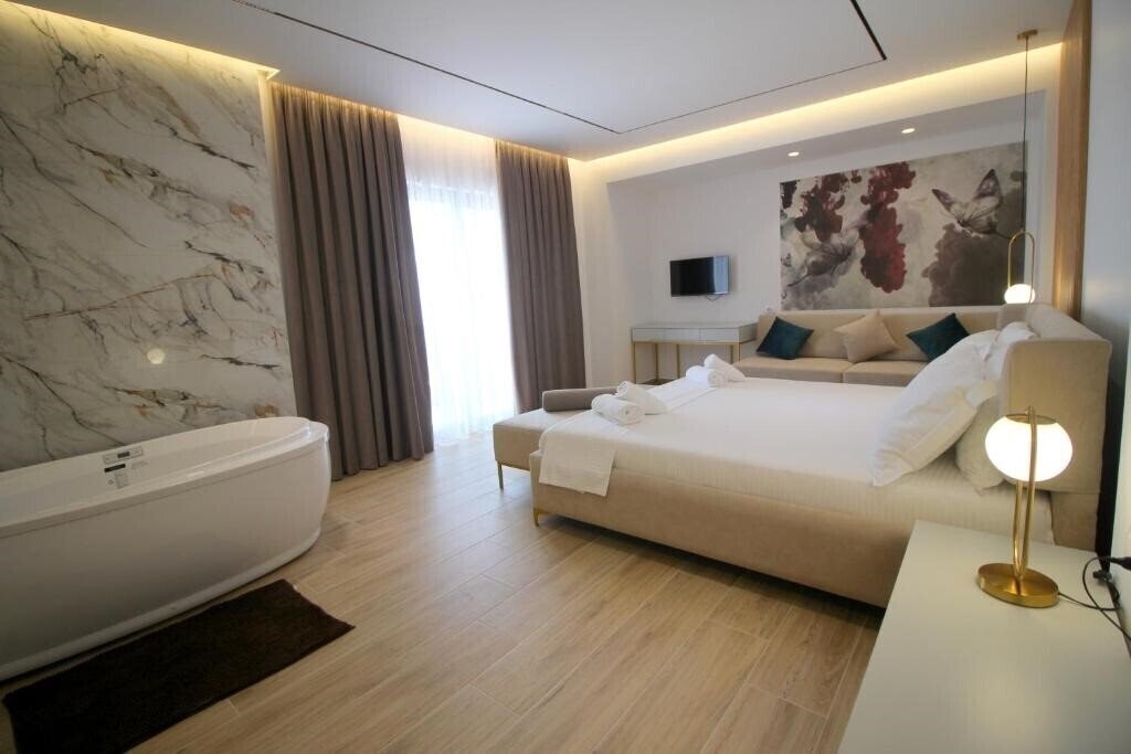 Панорама Hotel Julia 3*