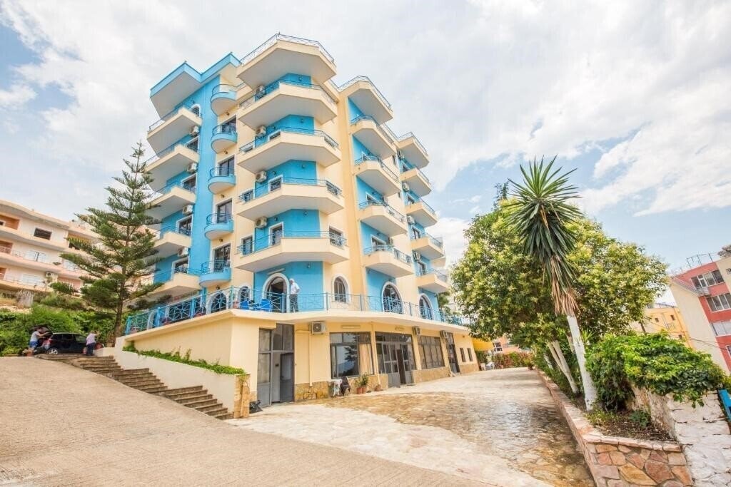 Отель Blue Heaven Hotel (ex. Blue Saranda Hotel) 3*