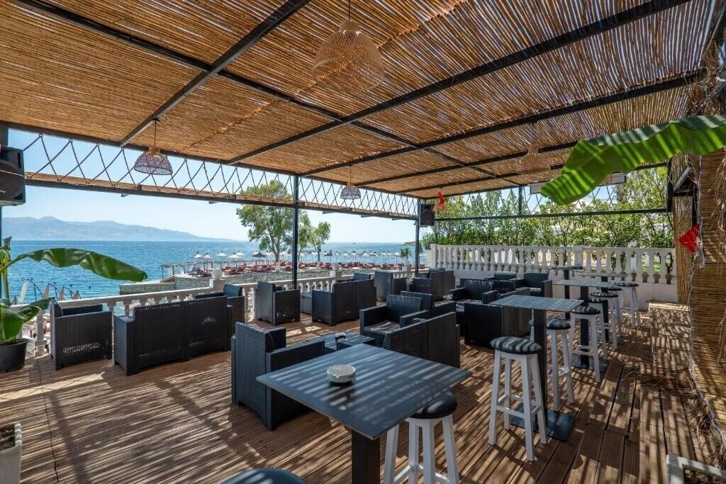 Апартаменти Hotel Kompleks Joni (ex. Hotel Kompleksi Jon, Hotel Joni Kompleks) 3*