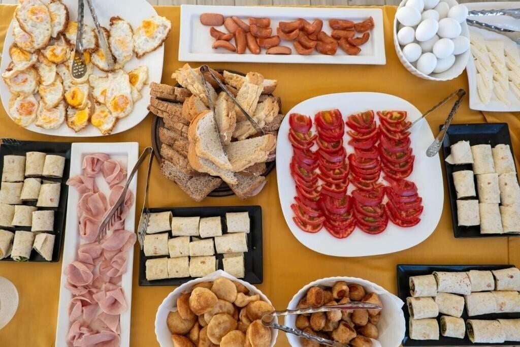 Панорама Hotel Kompleks Joni (ex. Hotel Kompleksi Jon, Hotel Joni Kompleks) 3*