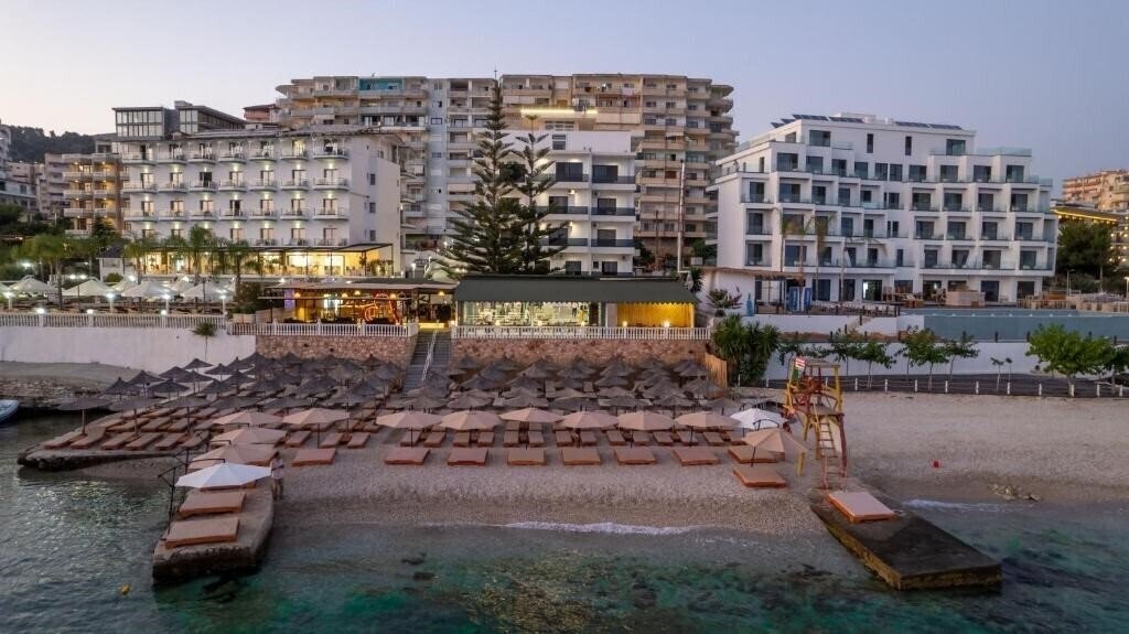 Фото Hotel Kompleks Joni (ex. Hotel Kompleksi Jon, Hotel Joni Kompleks) 3*