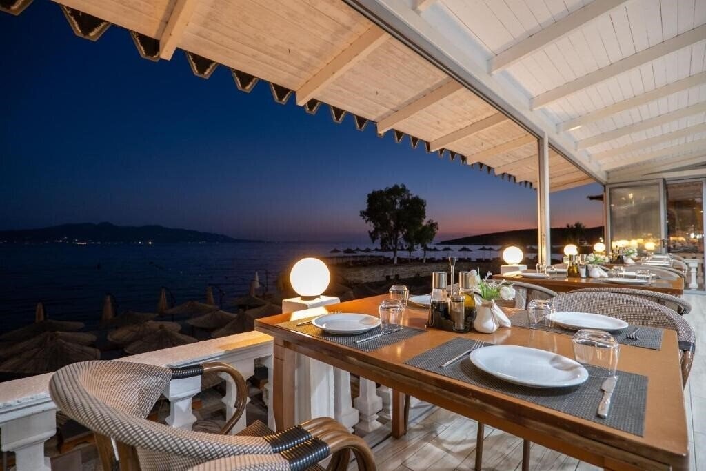 Картинка Hotel Kompleks Joni (ex. Hotel Kompleksi Jon, Hotel Joni Kompleks) 3*