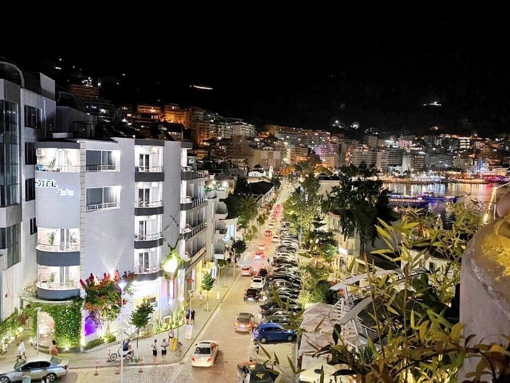 Изображение Joan 3*