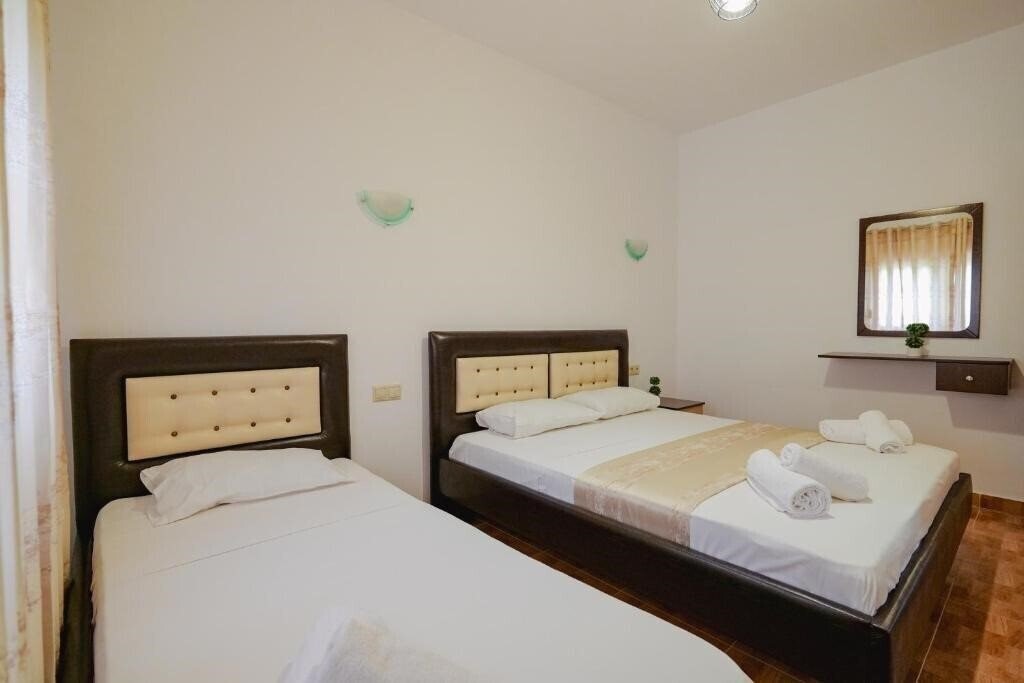 Фотографія Eleana Apartments 3*