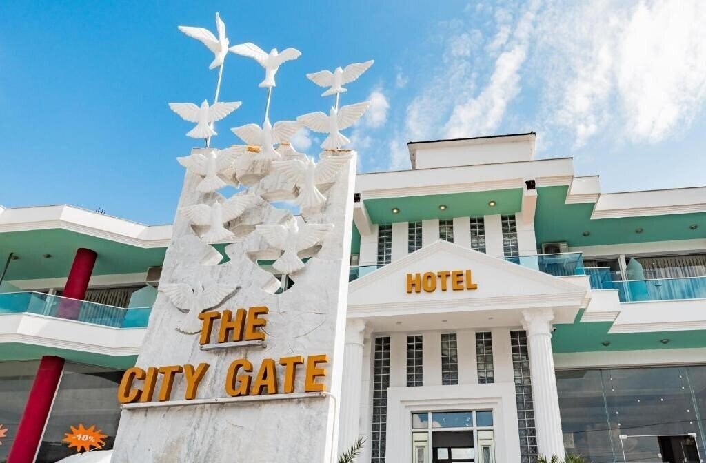 Отель The City Gate Hotel 3*