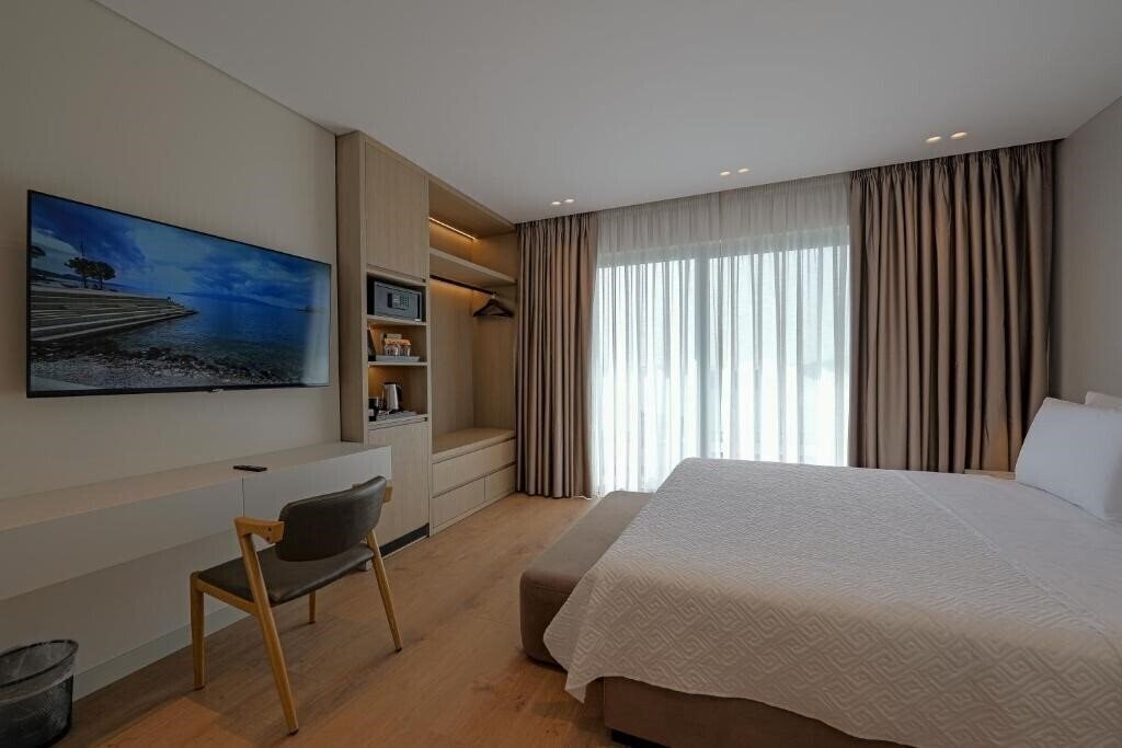 Территория Hotel Teuta 3*