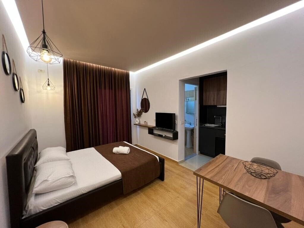 Готель Apartament Sadiku 3*