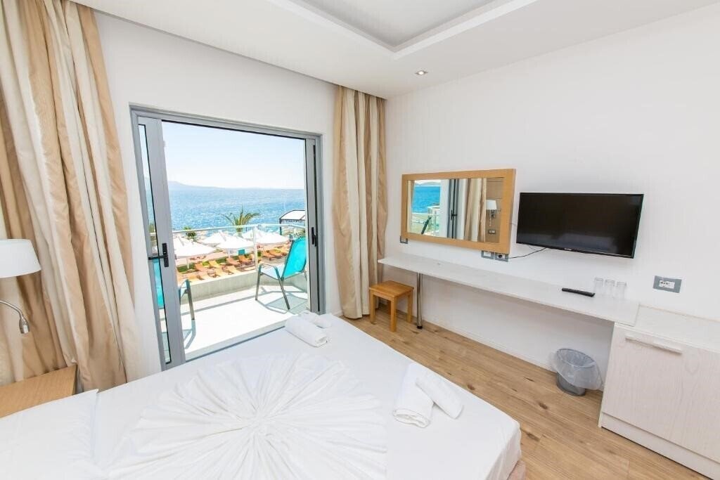 Апартаменты Saranda Palace 4*