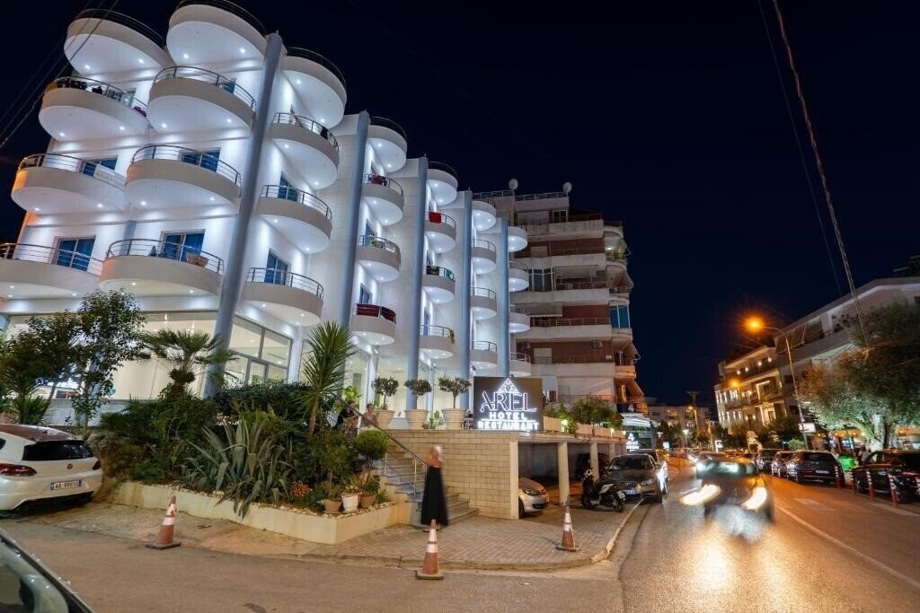 Территория Arel Hotel (ex. Aler Hotel Saranda, Bora Bora) 4*