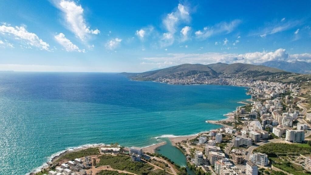 Панорама Hotel Holiday 4*