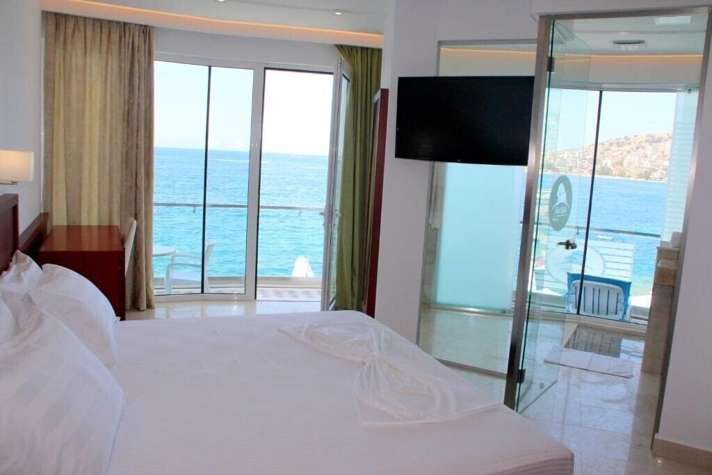 Панорама Delfini Hotel 3*