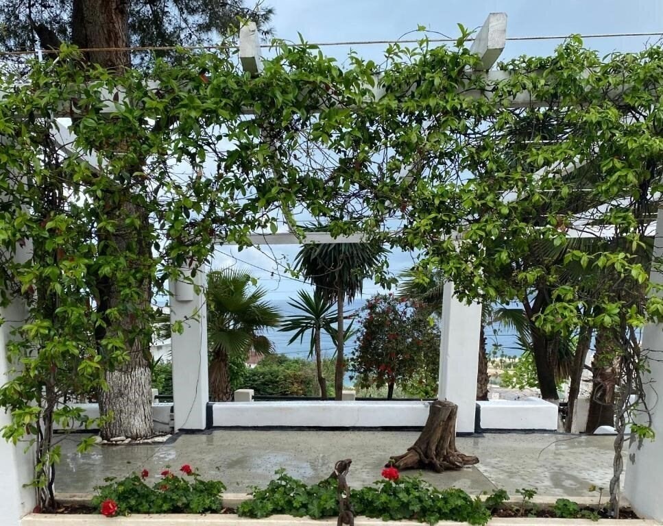 Отель Hotel Saranda 3*