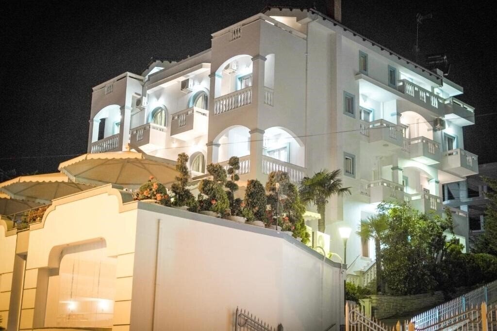 Готель Serxhio Hotel 3*