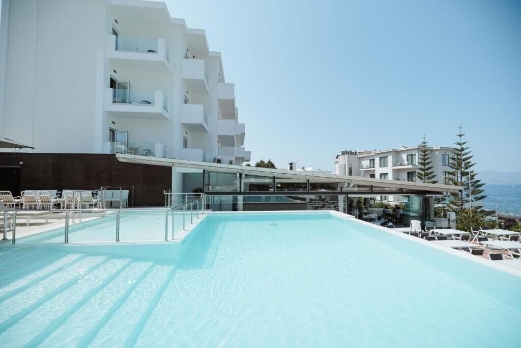 Отель Agimi & S Hotel 4*