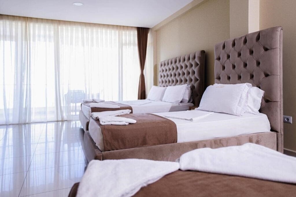 Панорама Hotel Frojd 4*