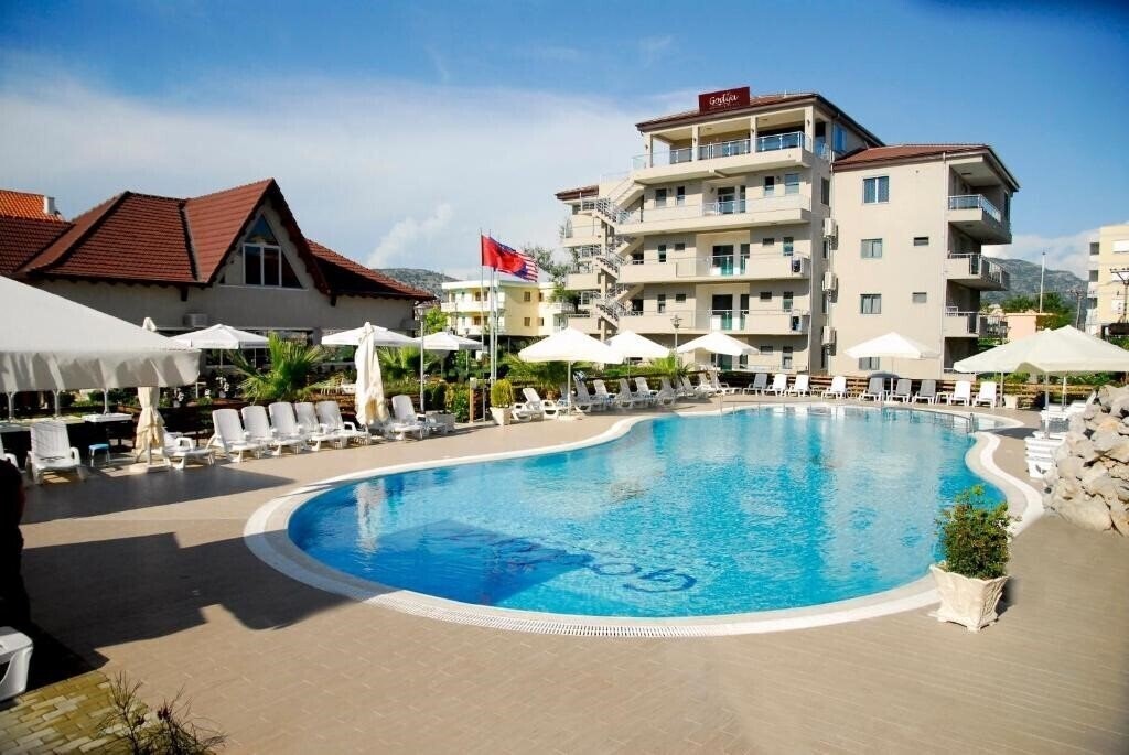 Готель Godija Hotel & Suites 3*