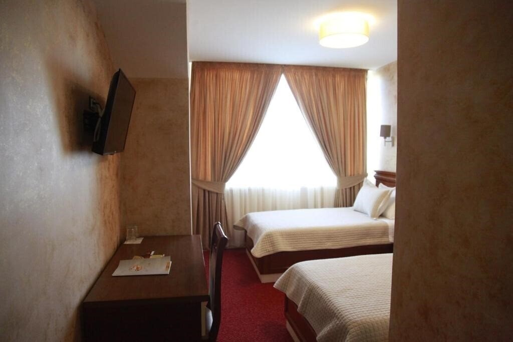 Фотографія Hotel Rozafa 4*