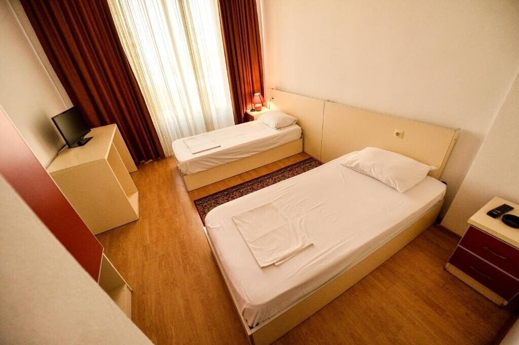 Вид Hotel Argenti Shkoder 3*