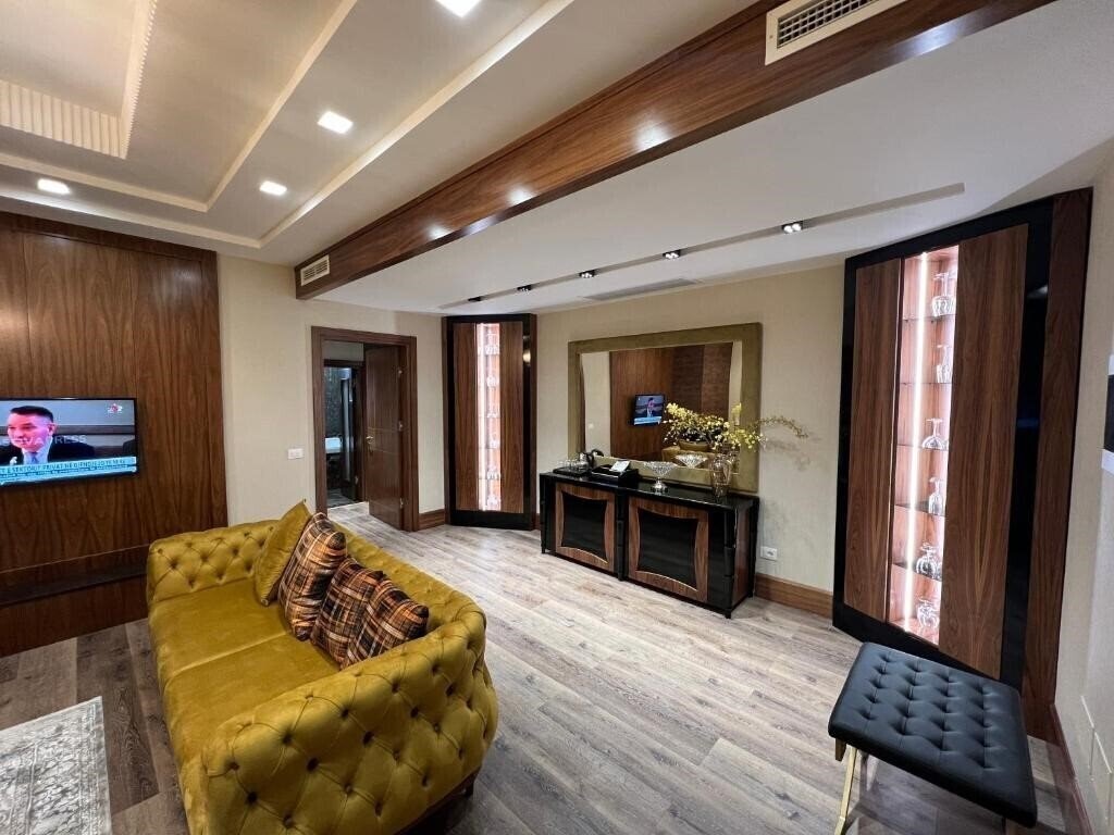 Апартаменты Hotel Golden Palace 5*