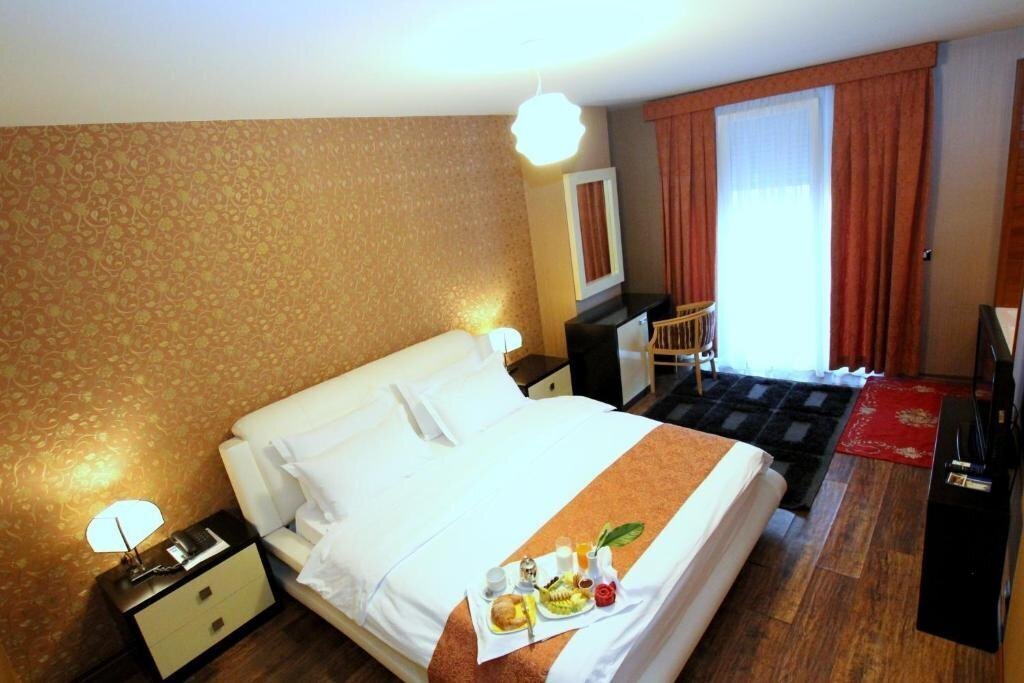 Панорама White Dream Hotel 4*