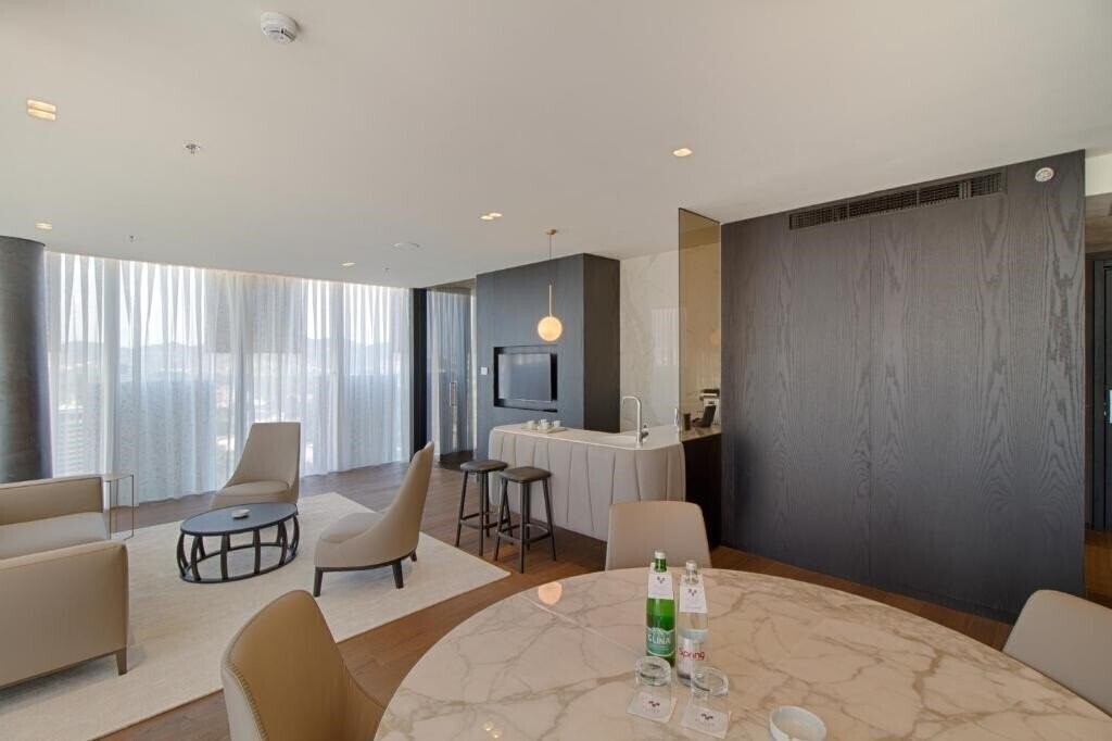 Панорама Plaza Tirana 5*