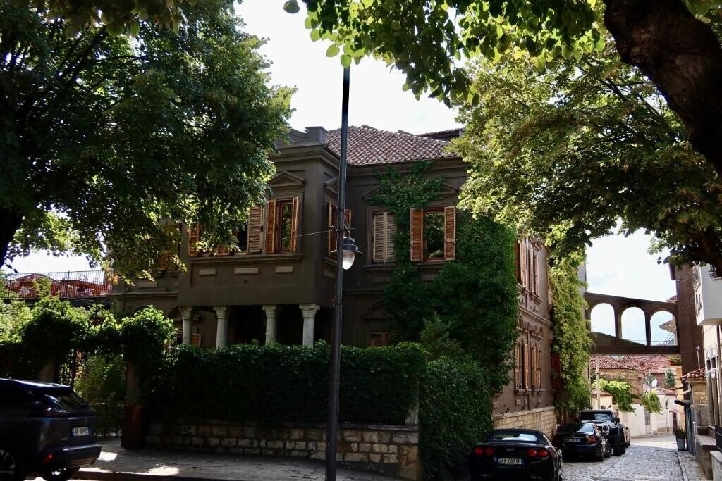 Отель Life Gallery Hotel 4*