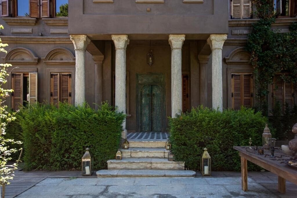 Апартаменты Life Gallery Hotel 4*