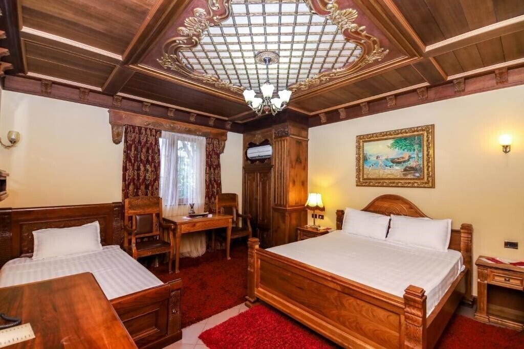 Панорама Brilant Antik Hotel 4*