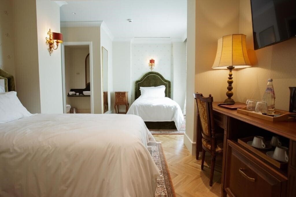 Територія Ebel Boutique Hotel 4*