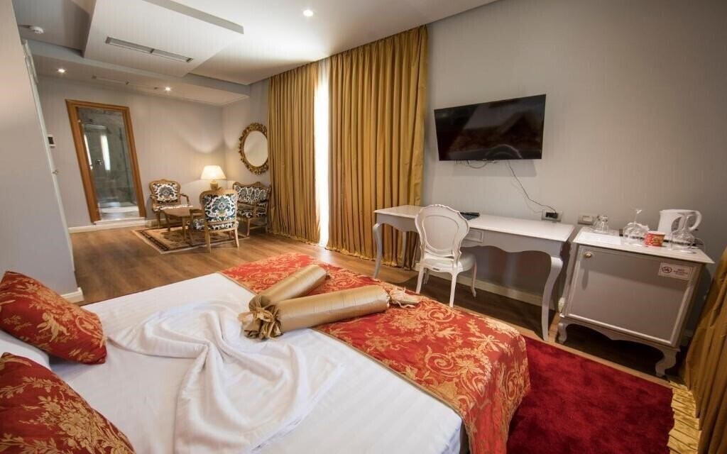 Территория Classic Hotel (ex. Hotel Classic Tirana) 3*