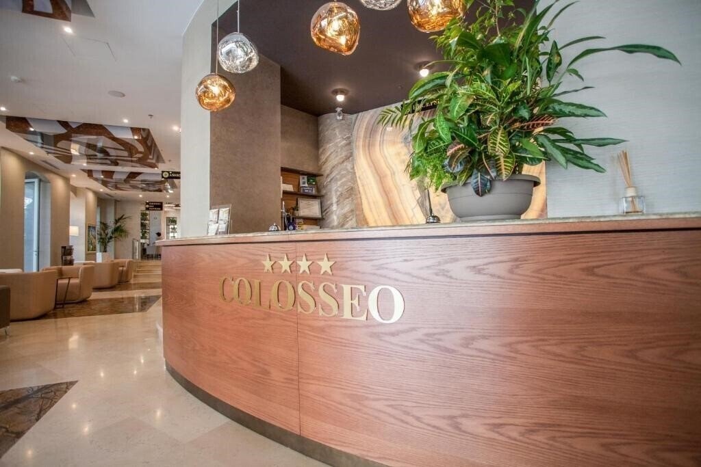 Территория Hotel Colosseo Tirana 4*