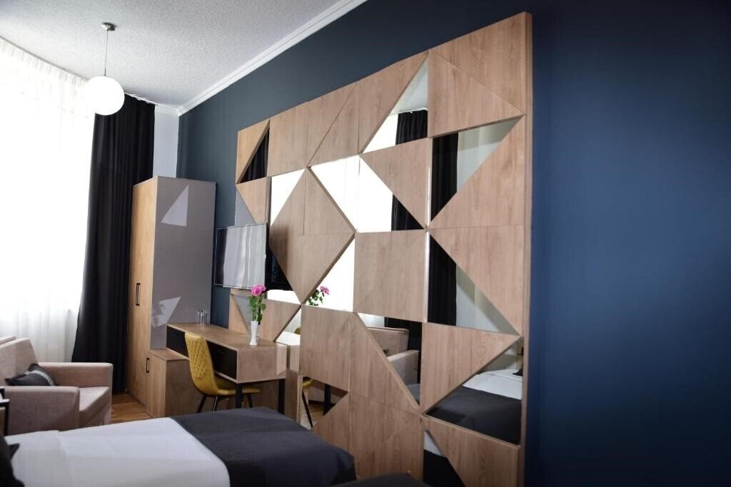 Апартаменти Hotel Comfort (ex. Hotel Comfort Tirana) 4*