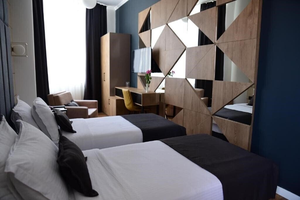 Панорама Hotel Comfort (ex. Hotel Comfort Tirana) 4*