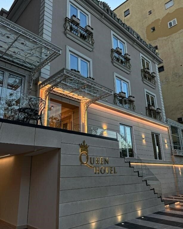 Панорама Hotel Queen 3*