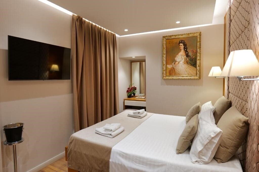 Апартаменты Hotel Queen 3*